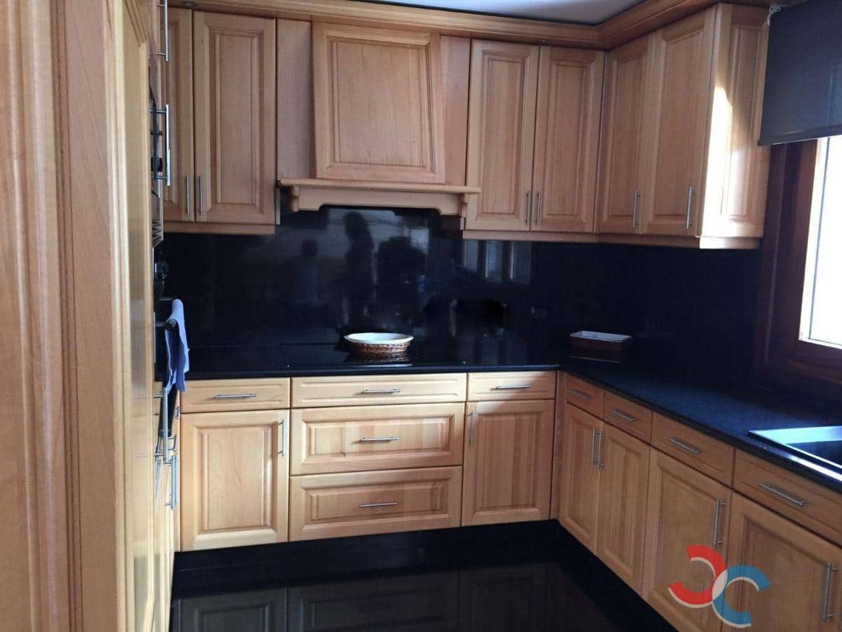 5 soveværelse Villa til salg i Ribadavia med garage - € 890.000 (Ref: 4803335)