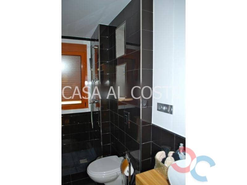 4 bedroom Semi-detached Villa for sale in Vilaboa with garage - € 350,000 (Ref: 4803341)