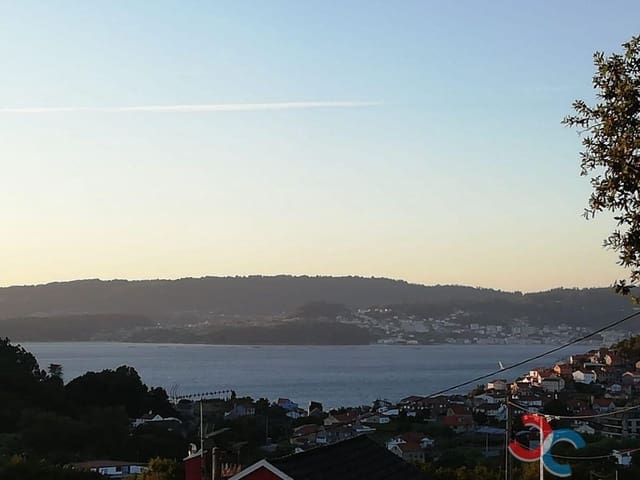 5 bedroom Semi-detached Villa for sale in Marín with garage - € 200,000 (Ref: 4803424)