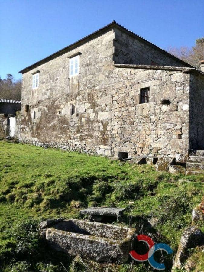 6 soveværelse Finca/Landehus til salg i A Estrada med garage - € 60.000 (Ref: 4803444)