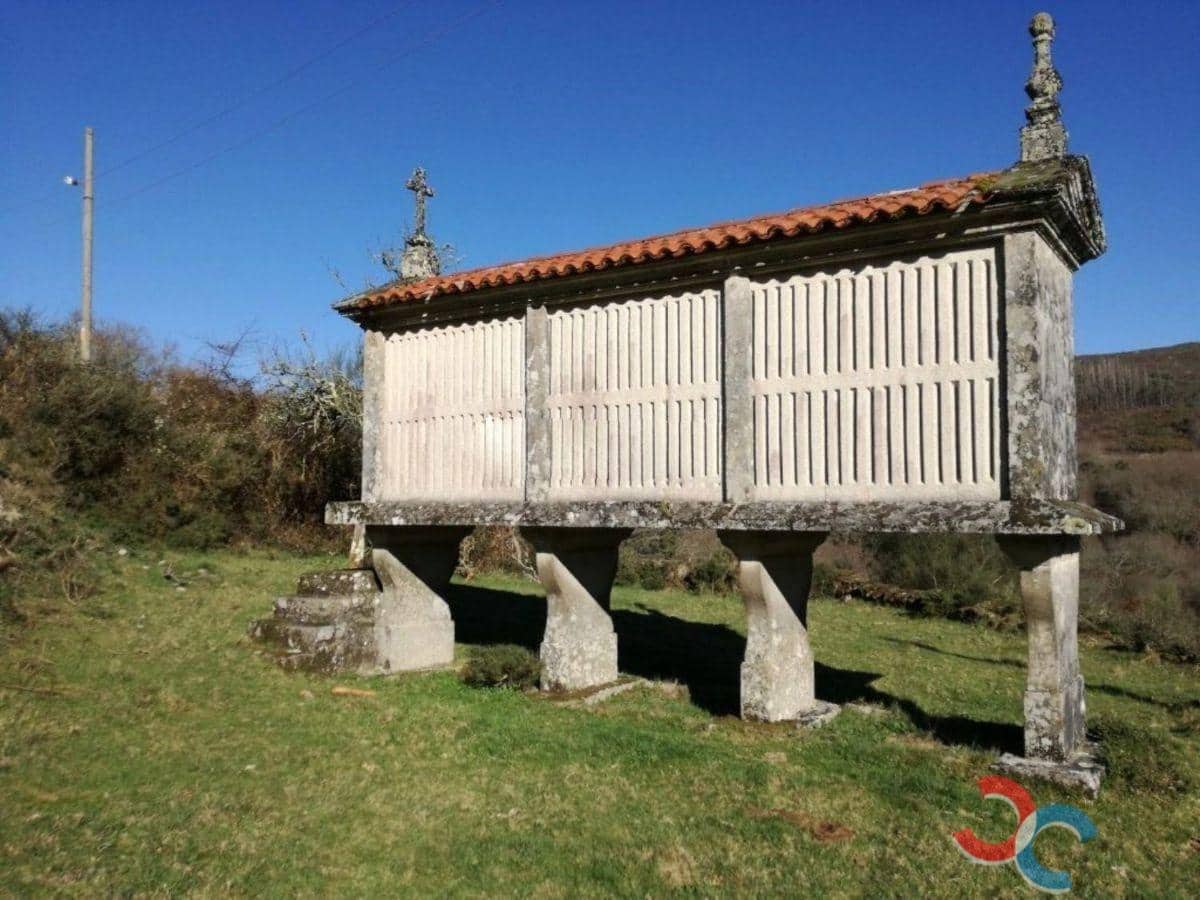 6 soveværelse Finca/Landehus til salg i A Estrada med garage - € 60.000 (Ref: 4803444)