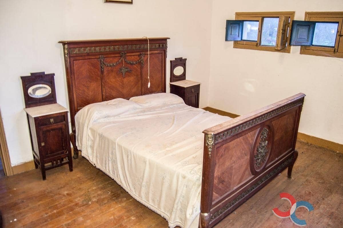 5 slaapkamer Finca/Landhuis te koop in Vila de Cruces met garage - € 320.000 (Ref: 5209699)