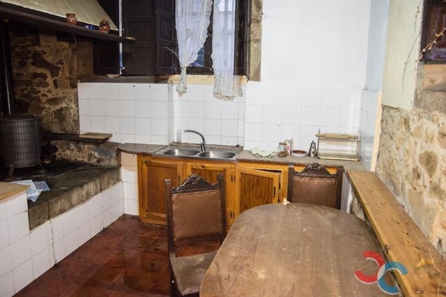 5 makuuhuone Maalaistalo myytävänä paikassa Vila de Cruces mukana 
autotalli - 320 000 € (Ref: 5209699)