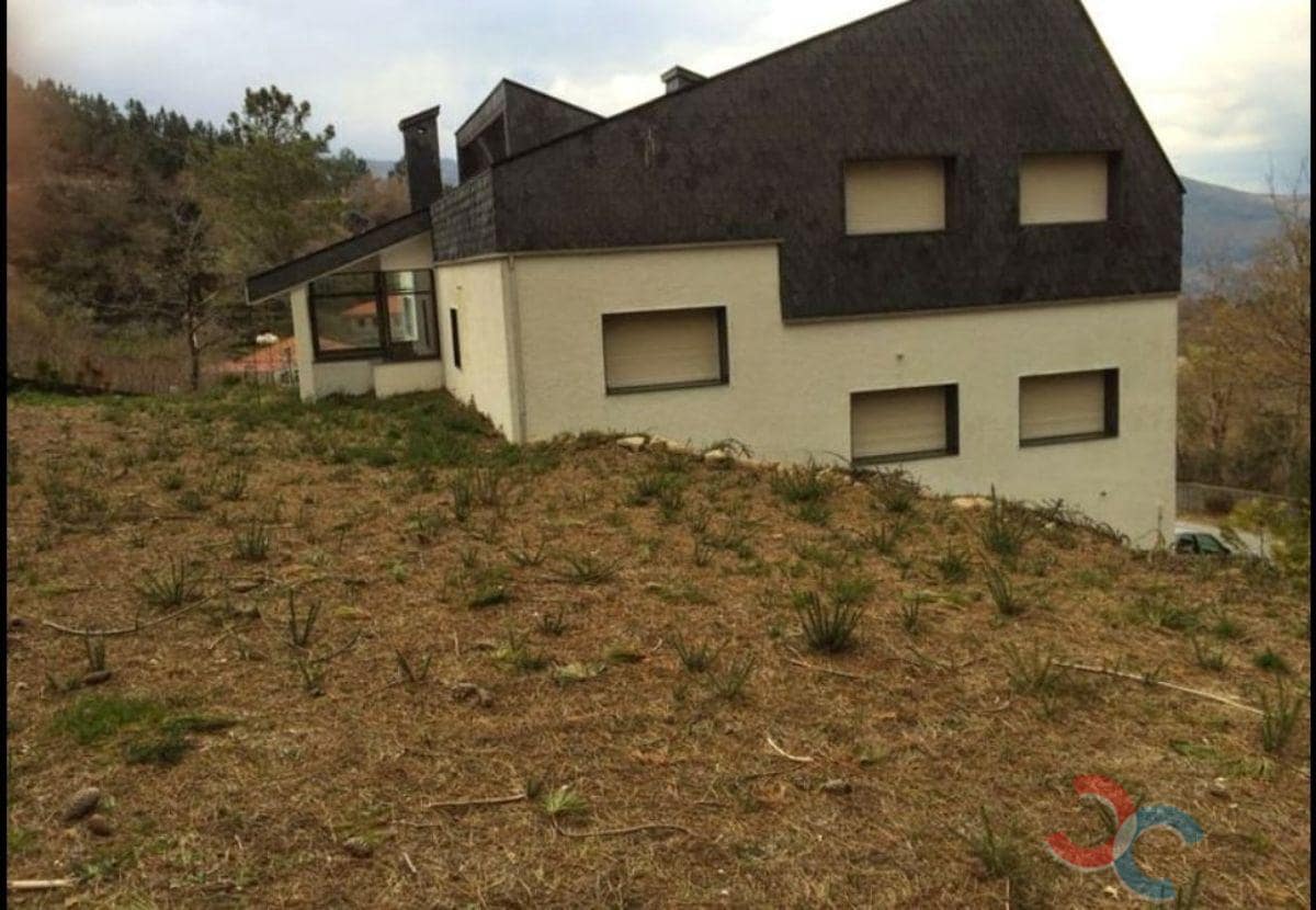 Villa til salg i Avion med garage - € 1.000.000 (Ref: 5225630)