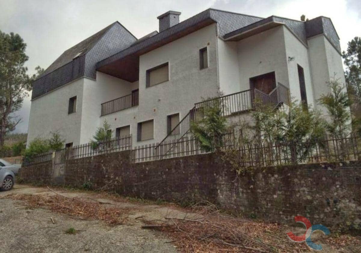 Villa til salg i Avion med garage - € 1.000.000 (Ref: 5225630)