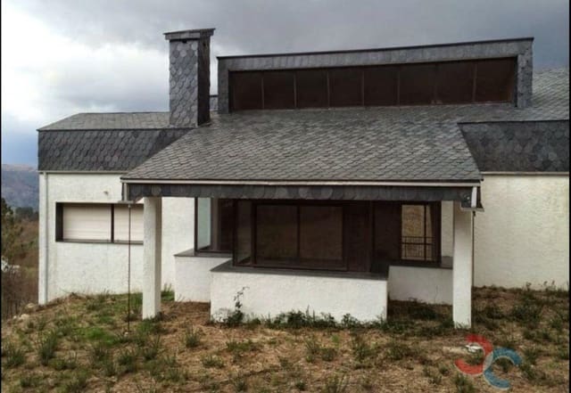 Villa for sale in Avión with garage - € 1,000,000 (Ref: 5225630)