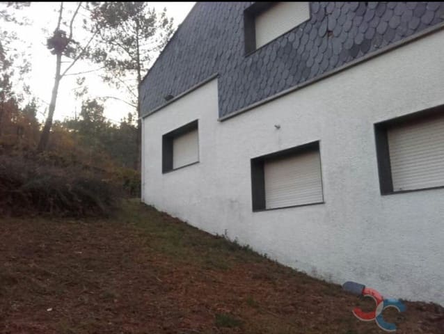 Villa for sale in Avión with garage - € 1,000,000 (Ref: 5225630)