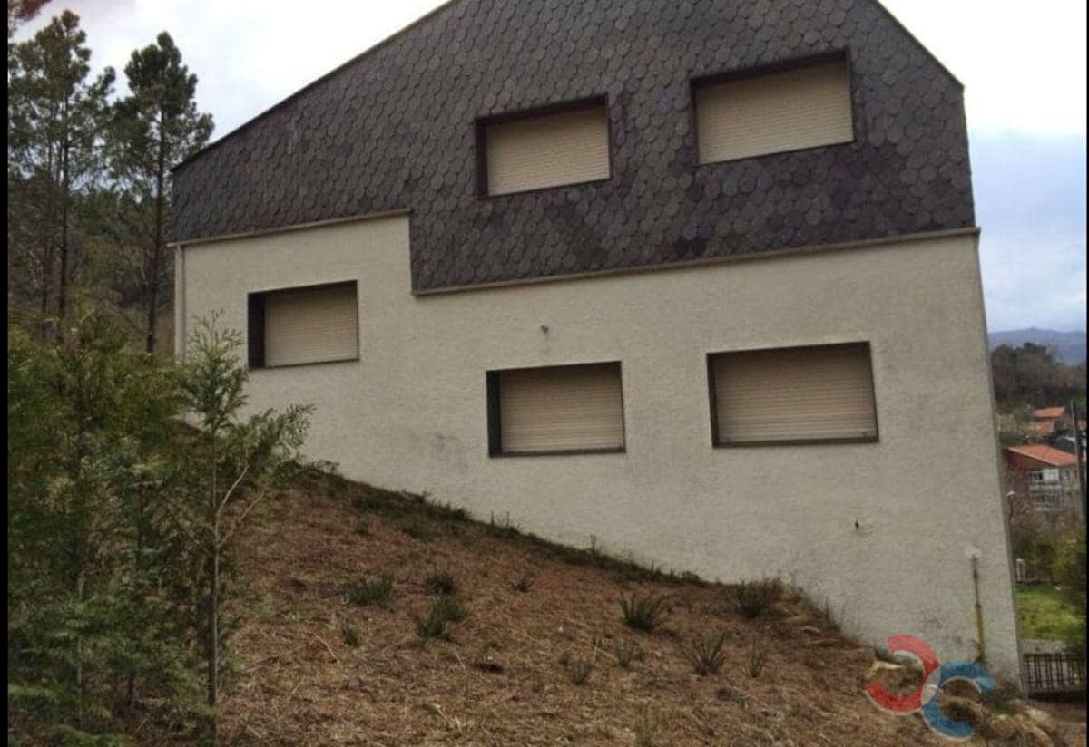 Villa til salg i Avion med garage - € 1.000.000 (Ref: 5225630)