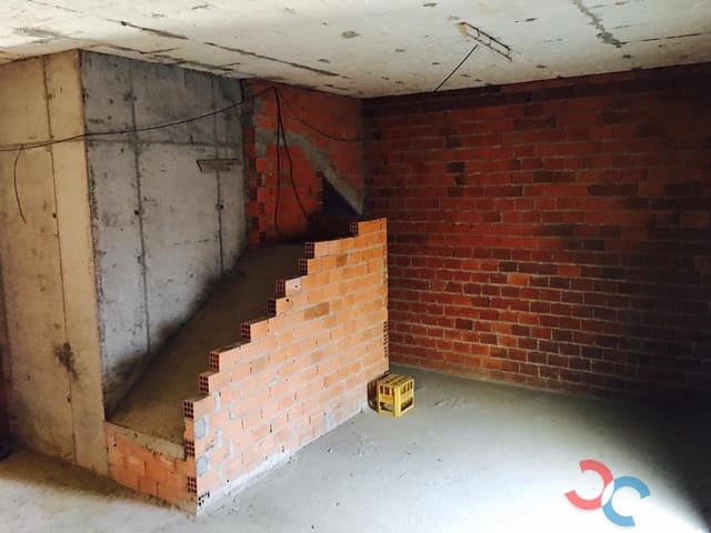 Kommersiell til salgs i La Coruña by - € 175 000 (Ref: 5289775)