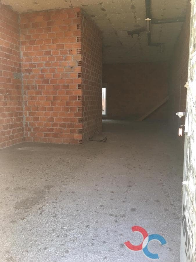 Kommersiell til salgs i La Coruna by - € 175 000 (Ref: 5289775)