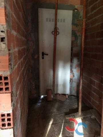 3 bedroom Finca/Country House for sale in Salvaterra de Miño - € 160,000 (Ref: 5327390)