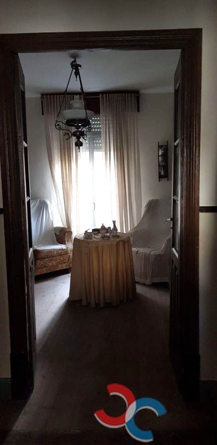 7 soverom Hus til salgs i Marin med garasje - € 178 000 (Ref: 5644372)