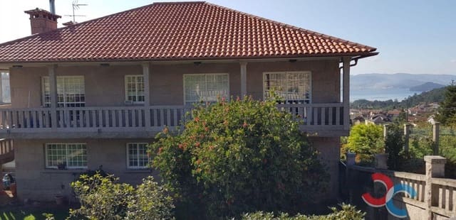 4 bedroom Terraced Villa for sale in Poio with garage - € 580,000 (Ref: 5669191)