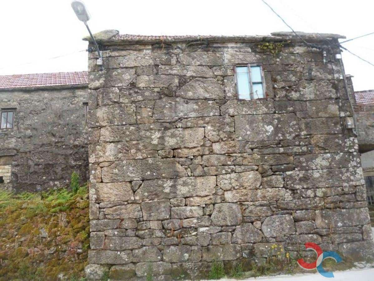 Ruin for sale in A Lama - € 35,000 (Ref: 5732512)