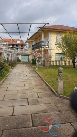 4 bedroom Semi-detached Villa for sale in Sanxenxo with garage - € 620,000 (Ref: 6687158)