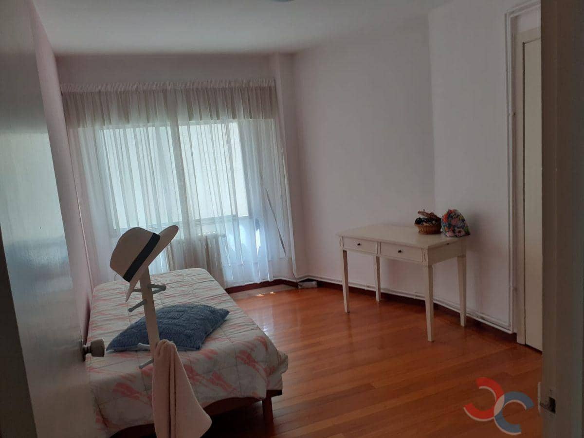Piso de 4 habitaciones en Pontevedra ciudad en venta con garaje - 345.000 € (Ref: 6994231)