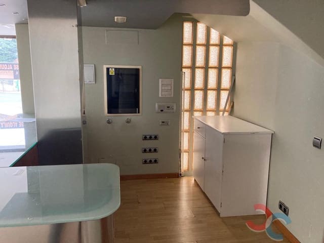 1 bedroom Commercial for sale in Barro - € 109,000 (Ref: 7214723)