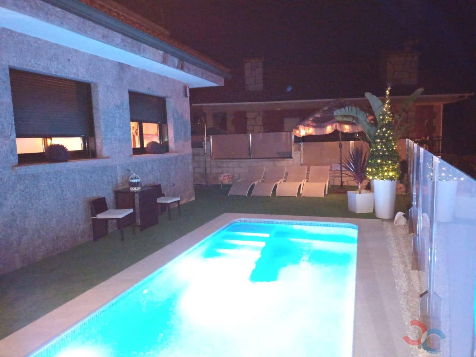 5 soveværelse Villa til salg i Poio med swimmingpool garage - € 590.000 (Ref: 7516702)