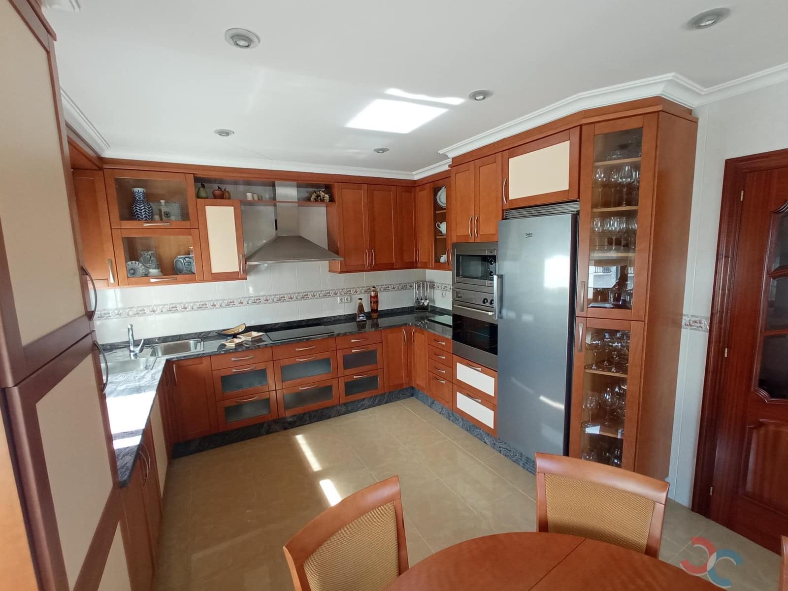 5 soveværelse Villa til salg i Poio med swimmingpool garage - € 590.000 (Ref: 7516702)