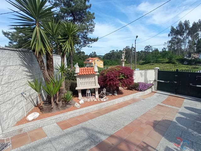 5 slaapkamer Villa te koop in Poio met zwembad garage - € 590.000 (Ref: 7516702)