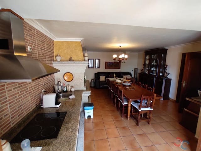 5 slaapkamer Villa te koop in Poio met zwembad garage - € 590.000 (Ref: 7516702)