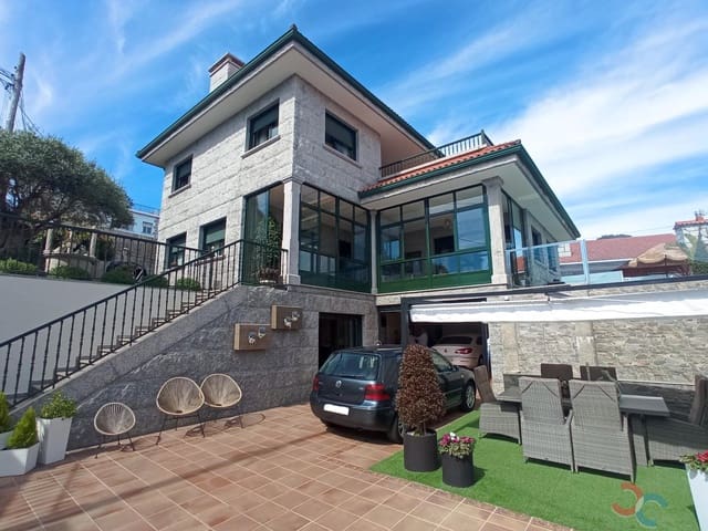 5 slaapkamer Villa te koop in Poio met zwembad garage - € 590.000 (Ref: 7516702)