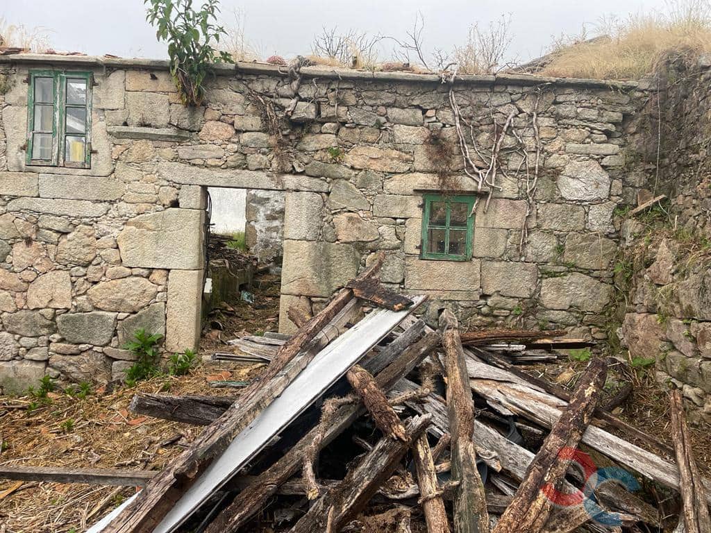 Ruïne te koop in Pontevedra stad - € 45.000 (Ref: 7672490)