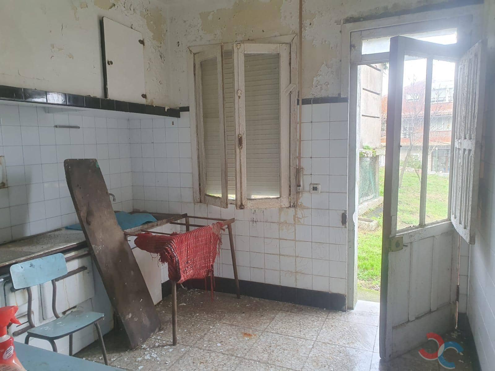 5 bedroom Finca/Country House for sale in Vilagarcia de Arousa - € 150,000 (Ref: 7984741)