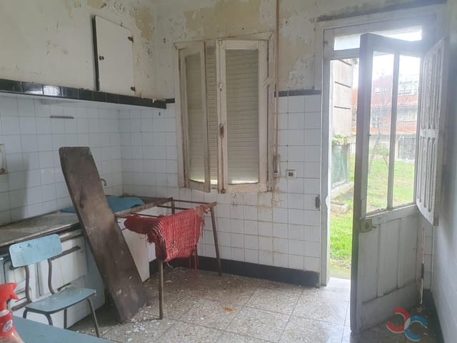 5 bedroom Finca/Country House for sale in Vilagarcía de Arousa - € 150,000 (Ref: 7984741)