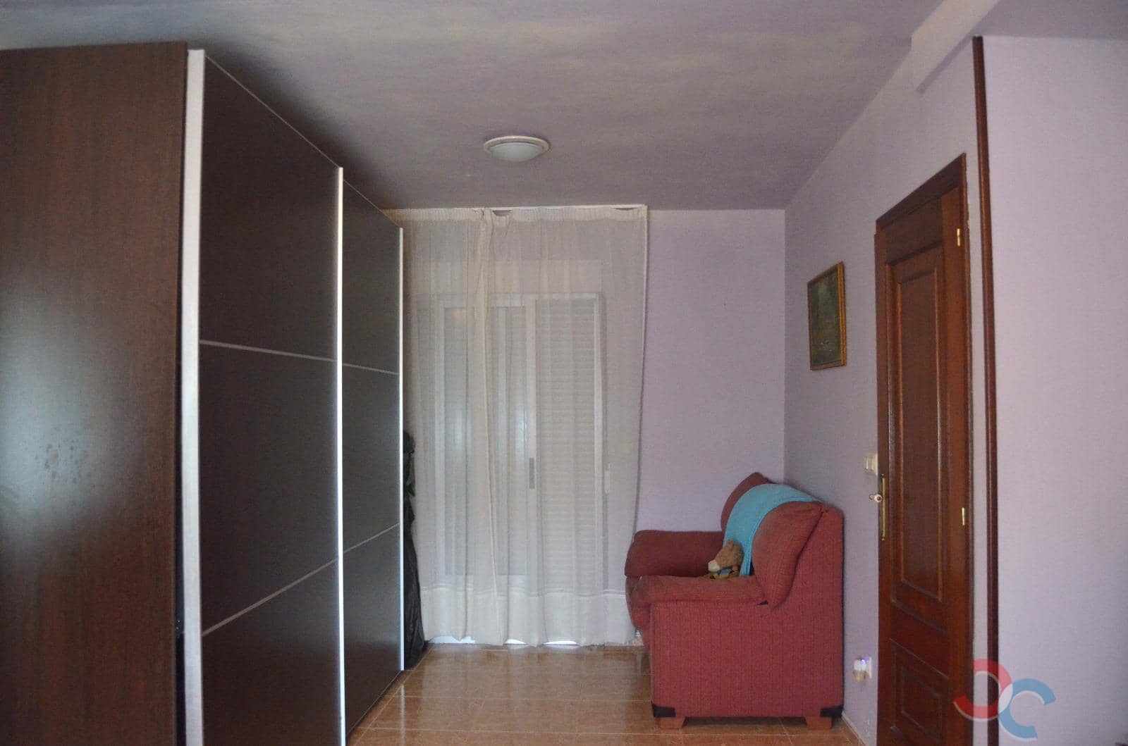 3 soveværelse Byhus til salg i Marin med garage - € 180.000 (Ref: 8044844)