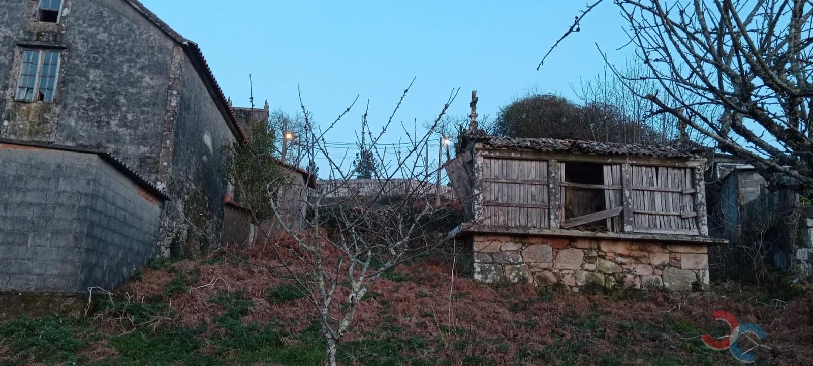 4 makuuhuone Maalaistalo myytävänä paikassa Campo Lameiro mukana 
autotalli - 90 000 € (Ref: 8065733)