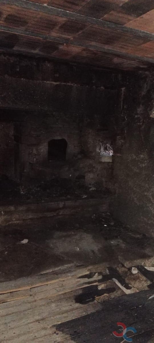 4 makuuhuone Maalaistalo myytävänä paikassa Campo Lameiro mukana 
autotalli - 90 000 € (Ref: 8065733)