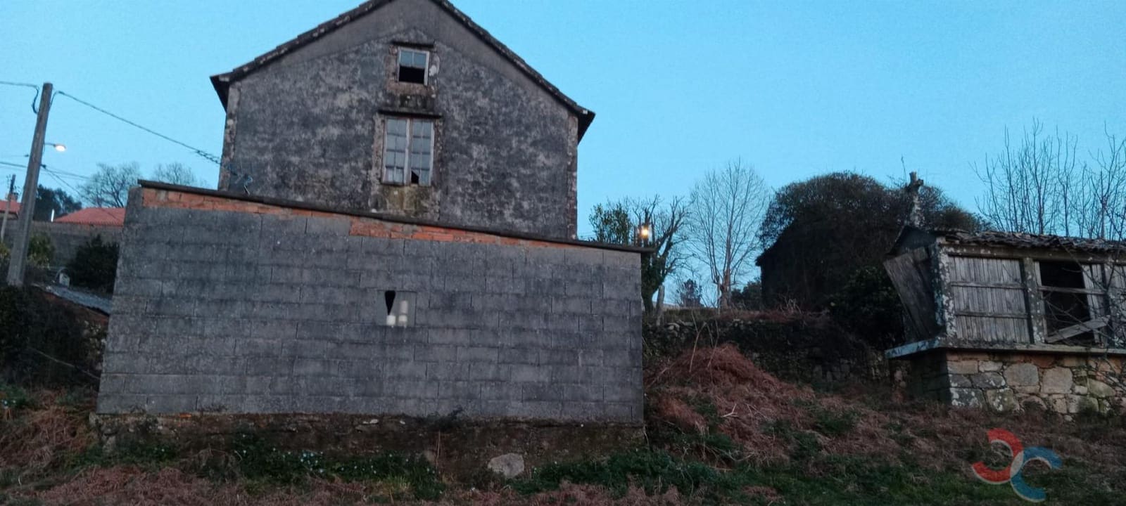 4 makuuhuone Maalaistalo myytävänä paikassa Campo Lameiro mukana 
autotalli - 90 000 € (Ref: 8065733)