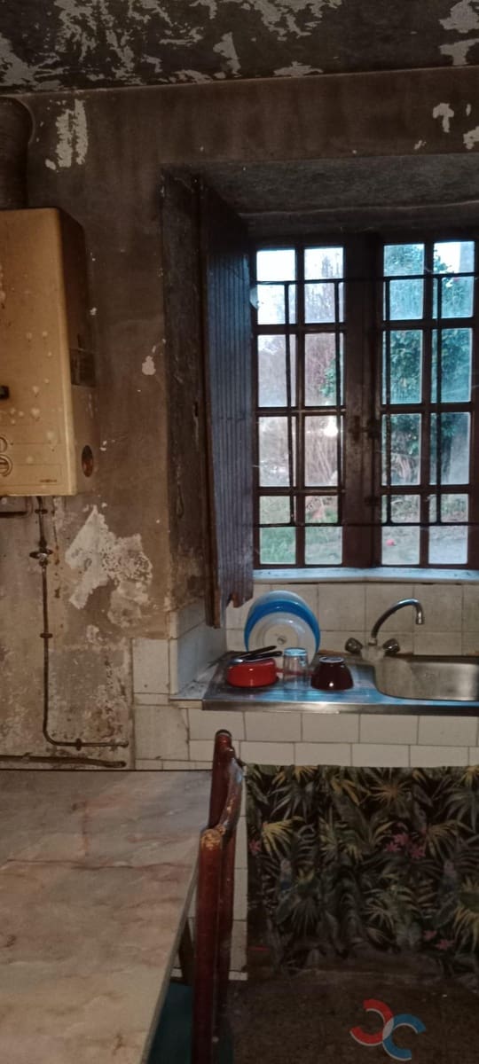 4 makuuhuone Maalaistalo myytävänä paikassa Campo Lameiro mukana 
autotalli - 90 000 € (Ref: 8065733)