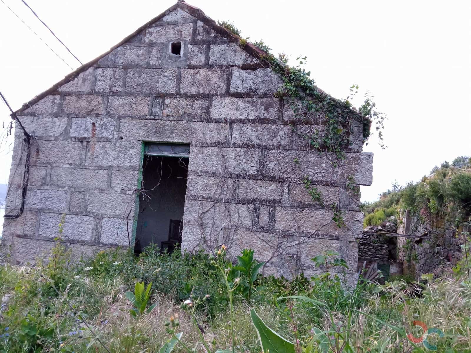 Finca/Country House for sale in Marin - € 150,000 (Ref: 8255210)