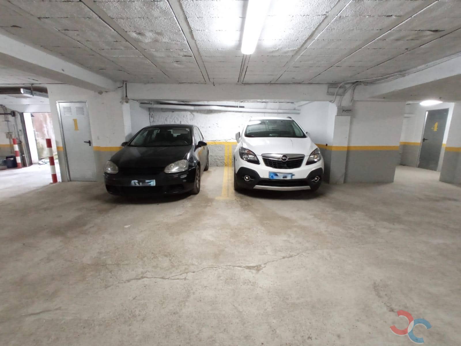 Garage til salg i Pontevedra by - € 200.000 (Ref: 8309753)