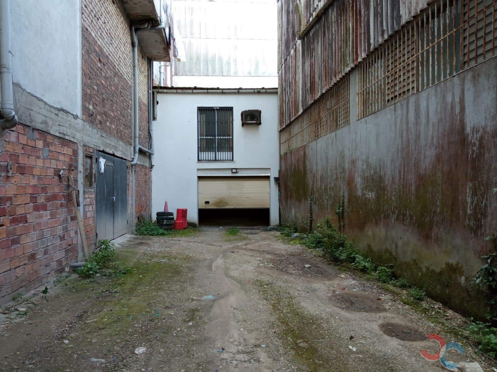 Garage til salg i Pontevedra by - € 200.000 (Ref: 8309753)