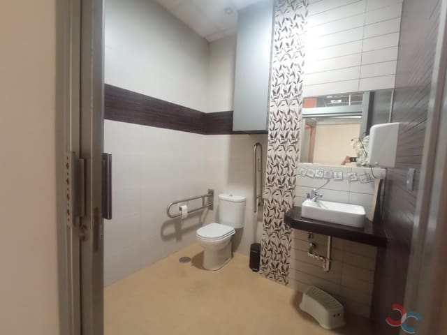 4 bedroom Commercial for sale in Marín - € 110,000 (Ref: 8494527)