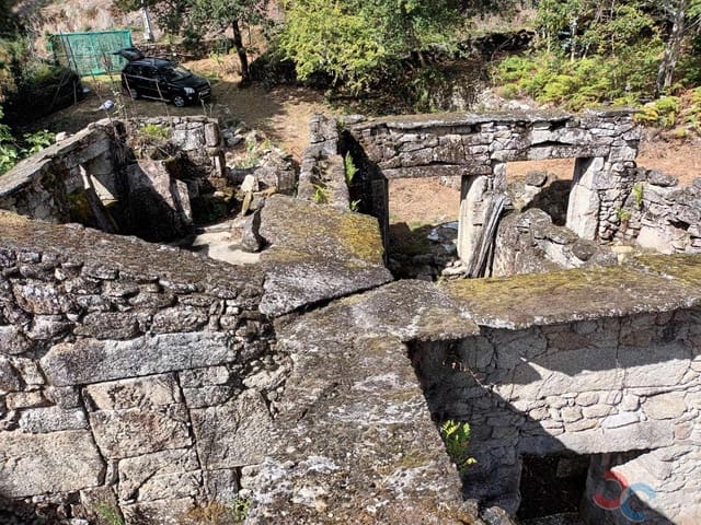 3 quarto Casa em Banda para venda em Ponte-Caldelas com garagem - 95 000 € (Ref: 8541582)