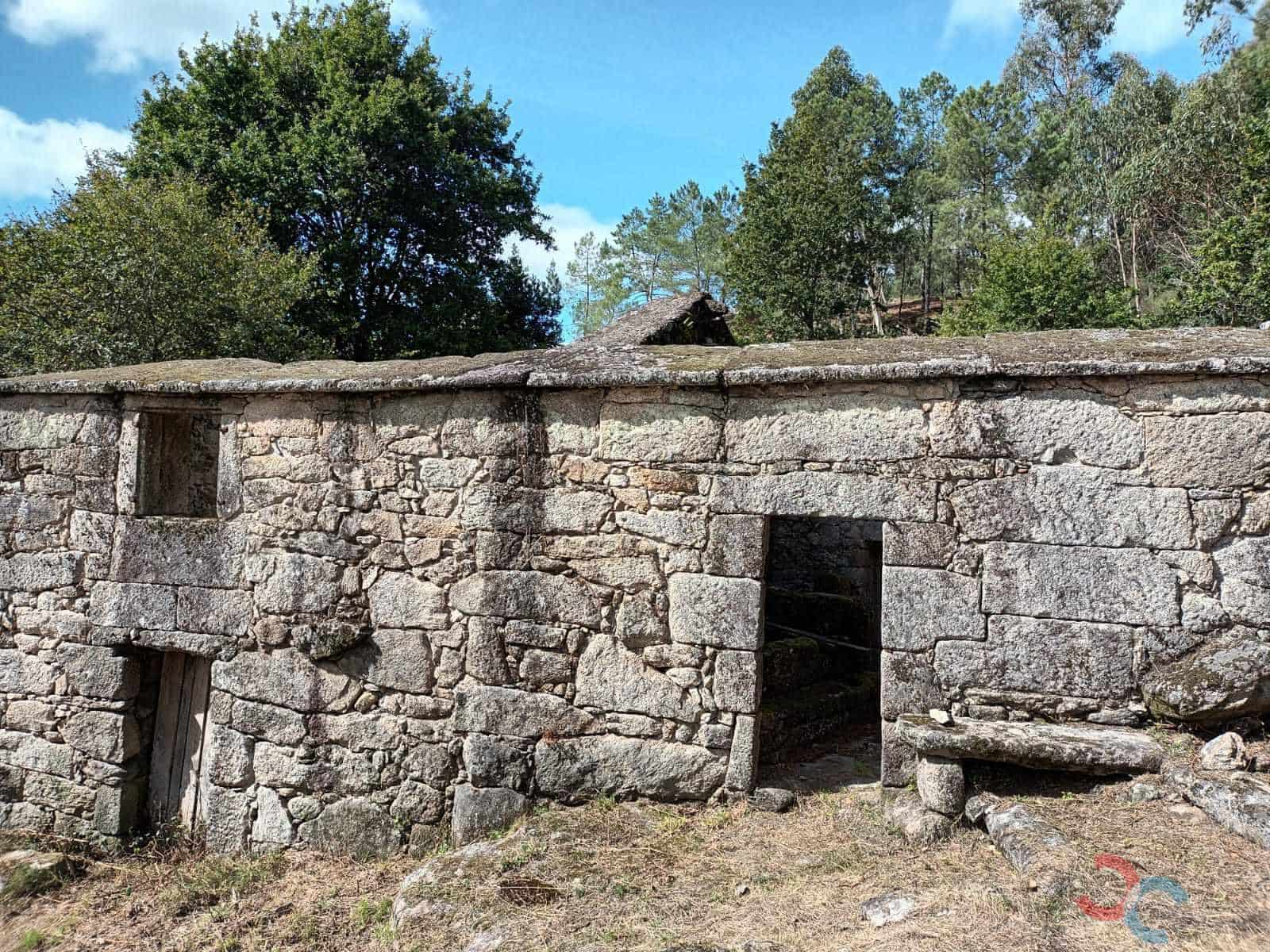 3 soveværelse Byhus til salg i Ponte-Caldelas med garage - € 95.000 (Ref: 8541582)