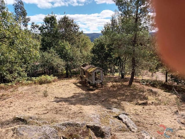 3 quarto Casa em Banda para venda em Ponte-Caldelas com garagem - 95 000 € (Ref: 8541582)