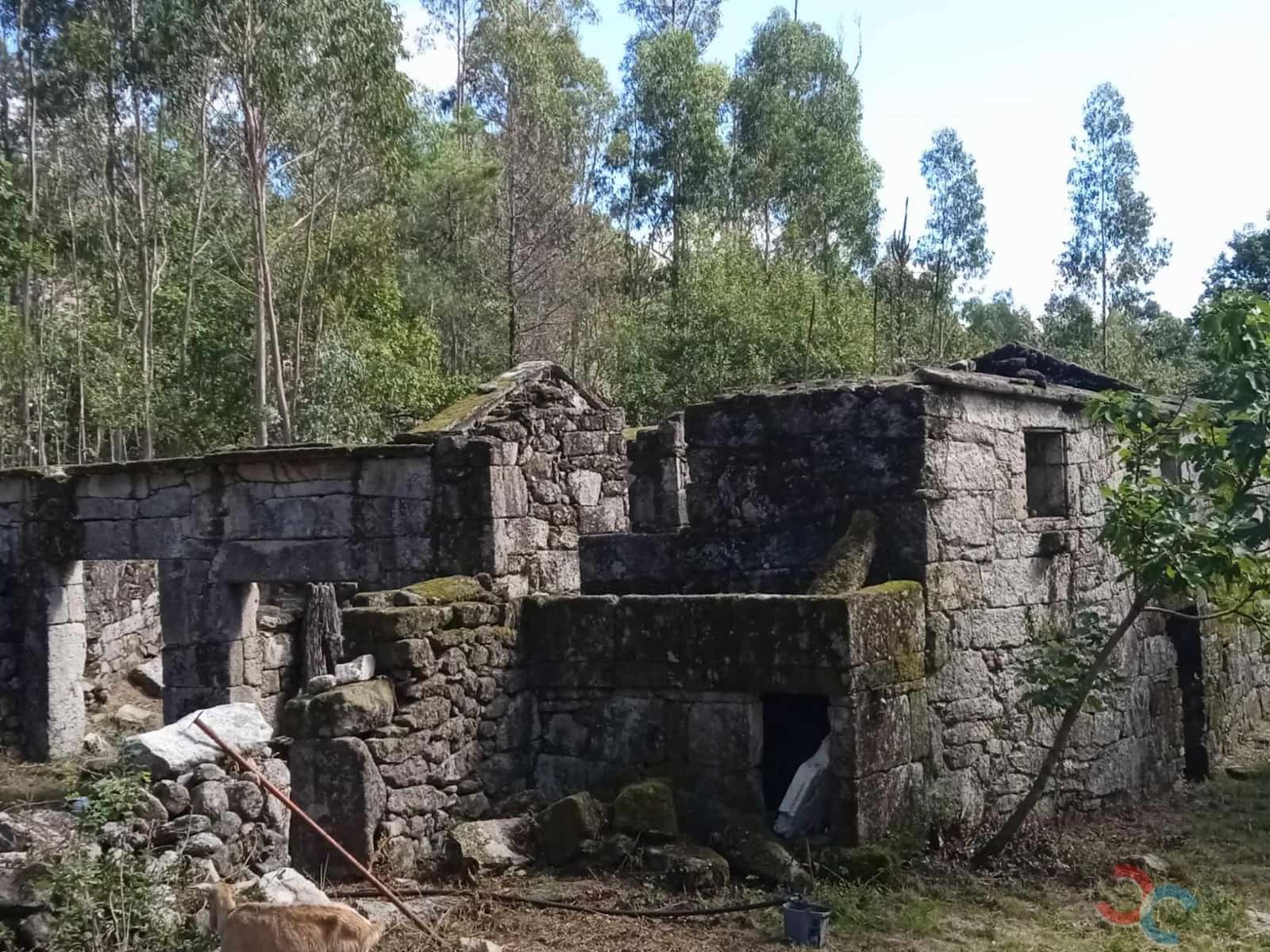 3 soveværelse Byhus til salg i Ponte-Caldelas med garage - € 95.000 (Ref: 8541582)