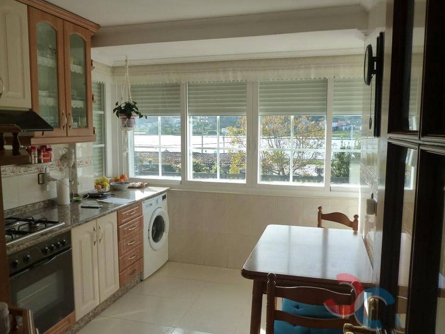 7 bedroom Villa for sale in Pontevedra city - € 375,000 (Ref: 8543558)