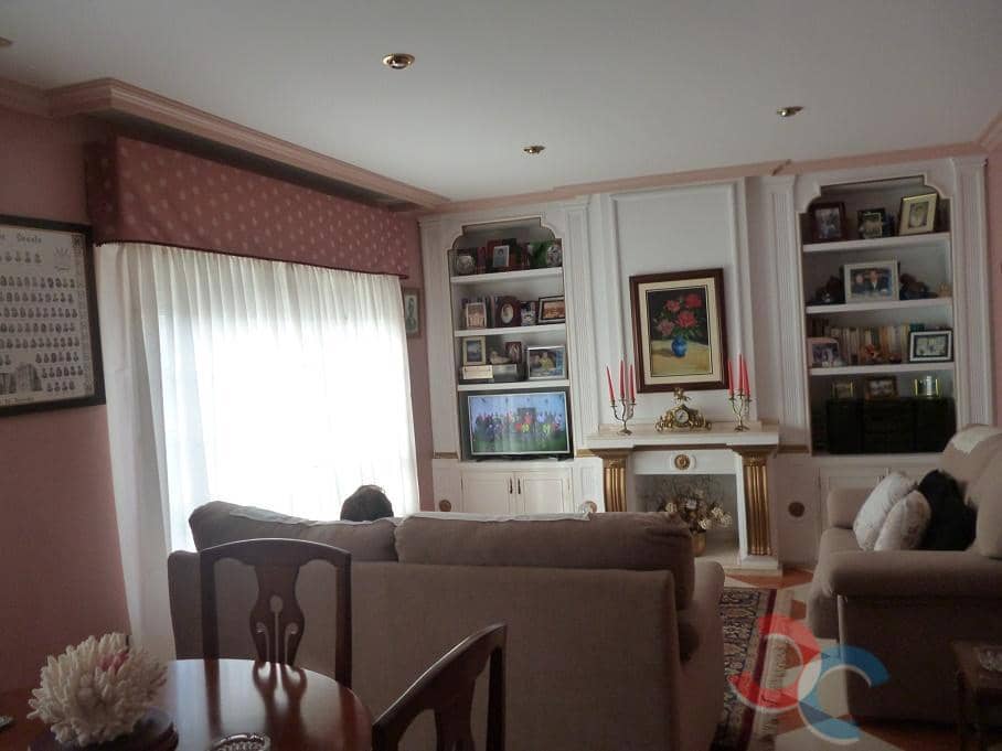 7 bedroom Villa for sale in Pontevedra city - € 375,000 (Ref: 8543558)