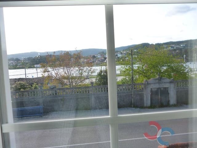 7 bedroom Villa for sale in Pontevedra city - € 375,000 (Ref: 8543558)