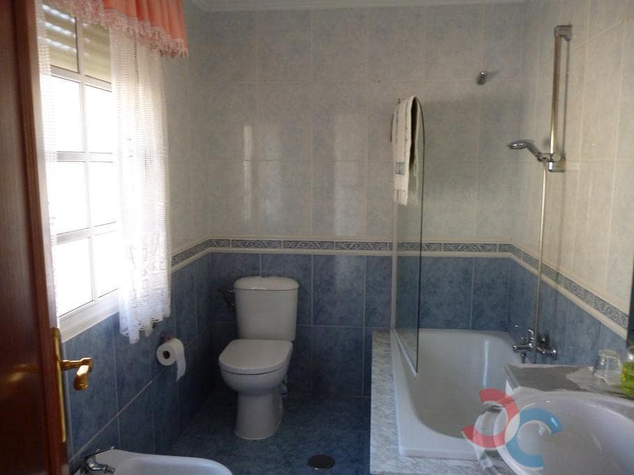 7 bedroom Villa for sale in Pontevedra city - € 375,000 (Ref: 8543558)