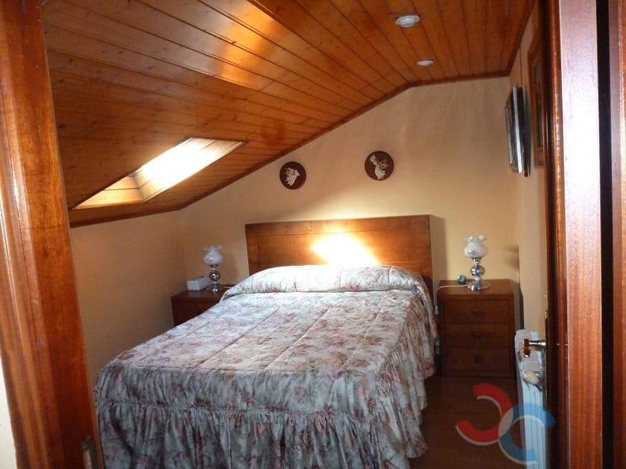 7 bedroom Villa for sale in Pontevedra city - € 375,000 (Ref: 8543558)