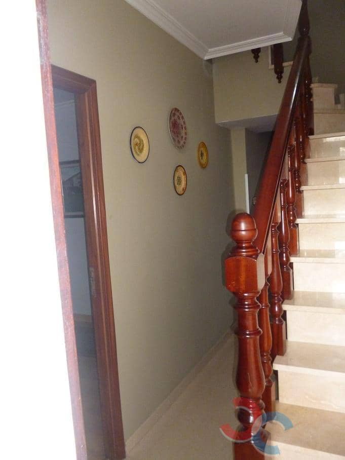 7 bedroom Villa for sale in Pontevedra city - € 375,000 (Ref: 8543558)