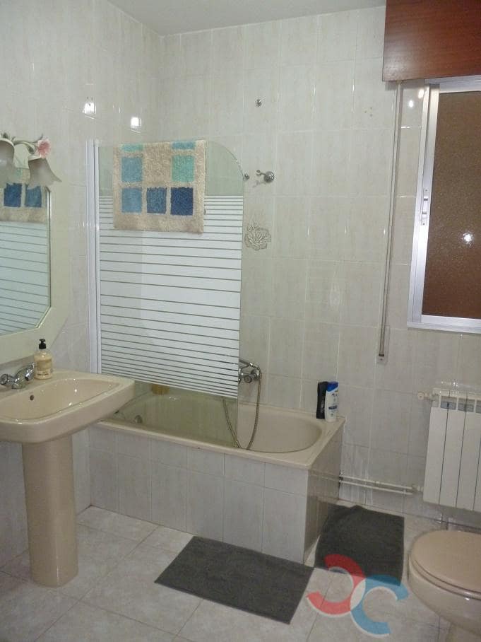 7 bedroom Villa for sale in Pontevedra city - € 375,000 (Ref: 8543558)