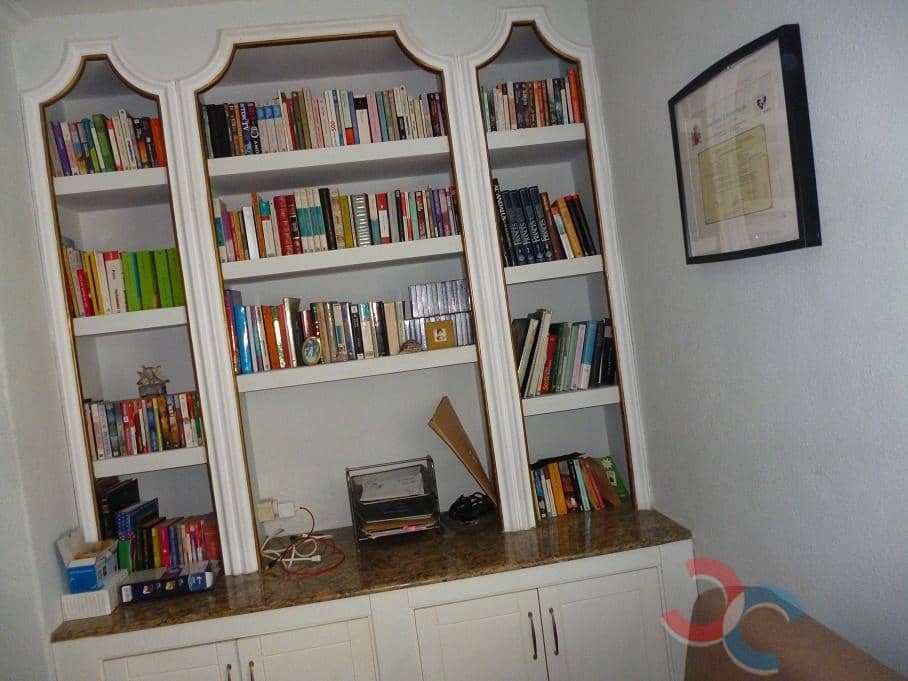 7 bedroom Villa for sale in Pontevedra city - € 375,000 (Ref: 8543558)